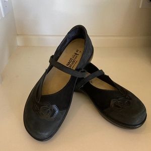 Naot Bluegill Mary Jane Comfort Shoes Size 9/40
